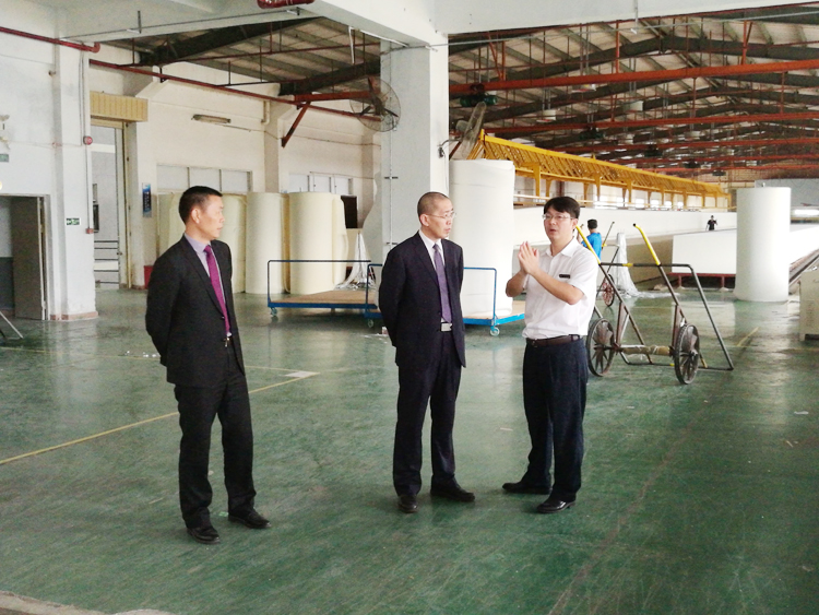 工厂参观1.jpg 工厂参观1.jpg