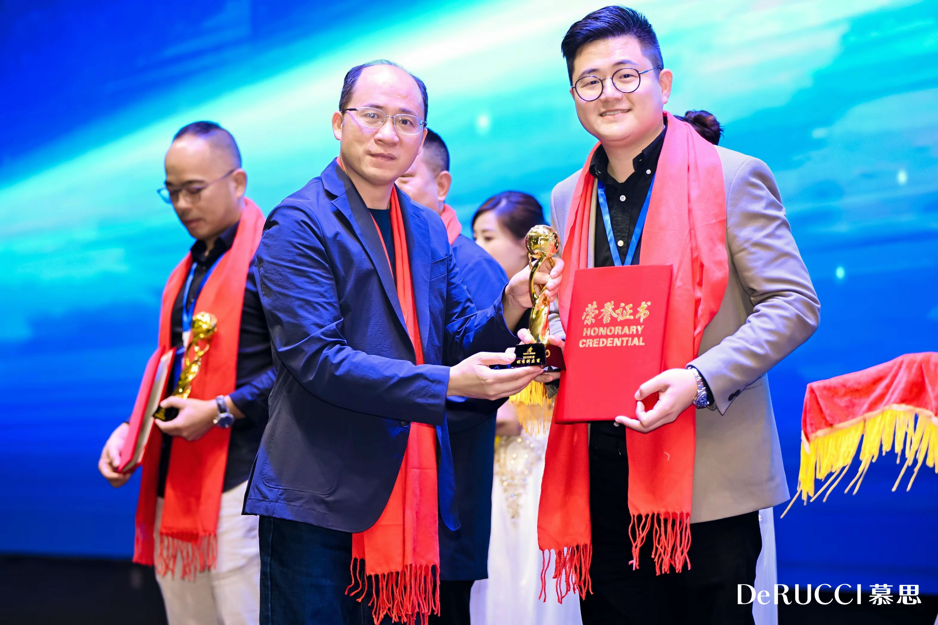 LLB2637.jpg LLB2637.jpg