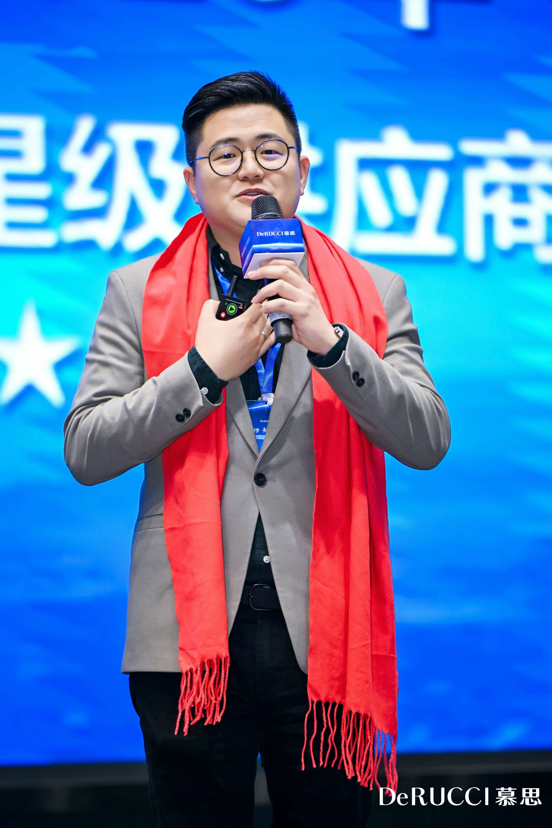 LLB2730.jpg LLB2730.jpg